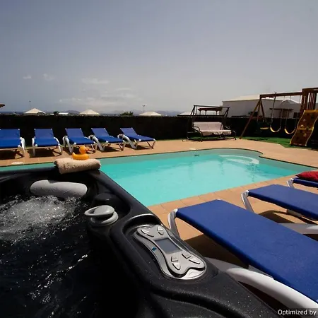 Villa 44 Sea Views, Pool,games,hot Tub, Office With Computer+ Wifi